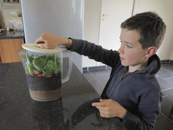 Fabriquez un lombricomposteur pour composter vos déchets organiques