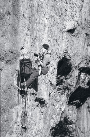 Eugene Huttenmoser en train de photographier le tichodrome