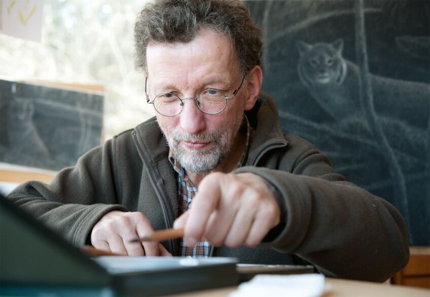 Jacques Rime à ses crayons