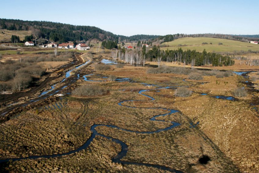 Dans le Haut-Jura, coule une rivière comme on Lemme
