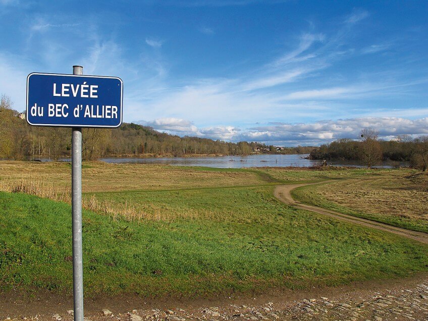 Levée du bec d'Allier Le bec d'Allier