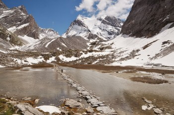 Vue grandiose sur un lac de montagne au Parc national de la Vanoise / © Karine Poitrineau