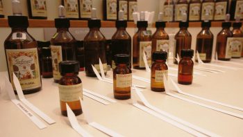 Création de parfums dans la plus vieille parfumerie de France, Galimard. Création de parfums dans la plus vieille parfumerie de France, Galimard.