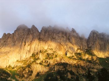 Les Gastlosen dorés sous le soleil. / © Thomas Fragnière