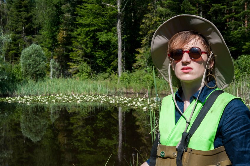 Céline Rochet suit la réintroduction des cistudes