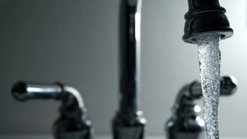 Robinet d'eau pollution Français