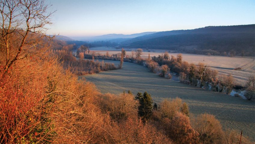 Balade au bord de la Loue - La Salamandre La moyenne vallée de la Loue paysage