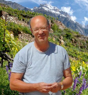 Raymond Delarze, l'un des meilleurs connaisseurs des Follatères Balade sous le soleil des Follatères - La Salamandre raymond delarze biologiste