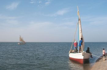 Sur la route entre Erg Chebi et Iwik. / © Jérôme Gremaud