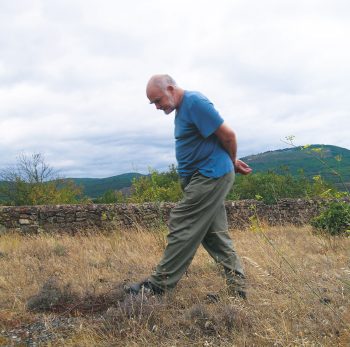 Fasciné par les reptiles, Cornelius de Haan a quitté sa Hollande natale pour étudier dans l’Hérault son sujet de prédilection : la couleuvre de Montpellier. La belle couleuvre de Montpellier - La Salamandre cornelius haan