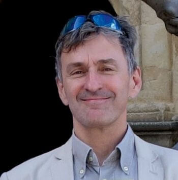 Christian Pinatel, directeur du Centre technique de l’olivier à Aix-en-Provence (Bouches-du-Rhône), auteur de L’olivier, histoire ancienne et contemporaine Olivier passion - La Salamandre