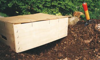 Un gîte de luxe pour hérisson… 8 règles d’or pour un jardin à hérisson - La Salamandre