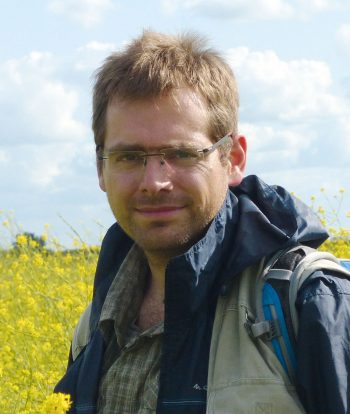 Nils Arrigo, généticien à  l’Université de Lausanne Nénuphar nain, alerte jaune - La Salamandre