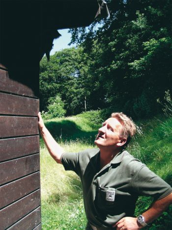 Elmar Burgy : « Les loirs profitent du moindre interstice d’une construction pour y pénétrer. Ils agrandiront le passage avec les dents si nécessaire. Cela occasionne parfois de sérieux dégâts. »