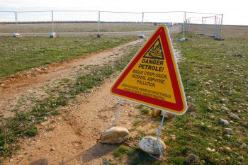 Marée noire dans la steppe de la Crau. Nacicca défend la nature des Bouches-du-Rhône - La Salamandre