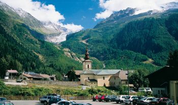 Le glacier d’Argentière immortalisé en 2001. Depuis vingt ans, la fonte de la plupart des glaciers alpins s’est dramatiquement accélérée. Le glacier d’Argentière immortalisé en 2001. Depuis vingt ans, la fonte de la plupart des glaciers alpins s’est dramatiquement accélérée.
