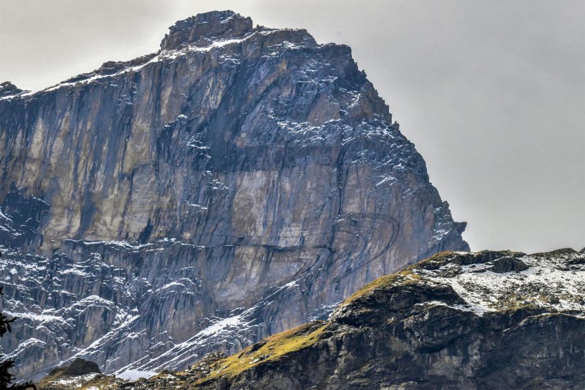 La Petite Dent de Morcles avec son pli en forme de S Le vallon de Nant, balade entre parois rocheuses et torrent