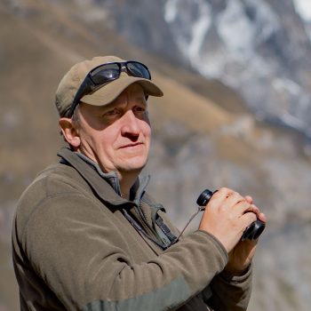 Hansruedi Weyrich
photographe missionné au plus près du programme de réintroduction du gypaète en Suisse. Le gypaète a un photographe engagé pour lui dans les montagnes suisses