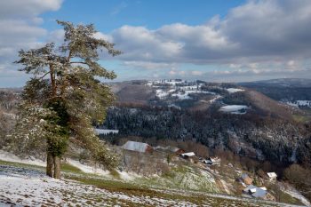 Les derniers aprons de la vallée du Doubs à la frontière franco-suisse
