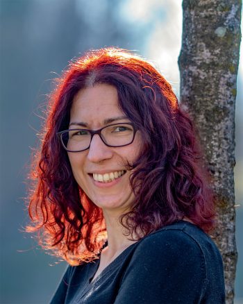 En compagnie de Véronique Rosset, odonatologue Testez une application de détermination des libellules suisses