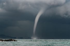 Trombe marine  
Golfe de Gêne (Italie), le 23 août 2014 à 10 h 25. / © Dean Gill