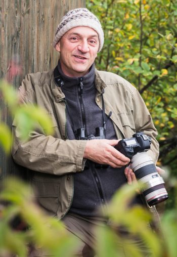 Jacques Ioset
Photographe animalier auteur de Lunes de miel, un livre Salamandre. Jacques Ioset photographie l'ours sans le déranger