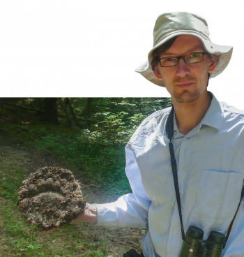 Stéphan Carbonnaux  
Naturaliste écrivain, auteur de 
Robert Hainard, chasseur au crayon 
(Ed. Hesse) et du Cantique de l’ours réédité et modifié en 2019 
(Ed. Transboréal). Cohabiter avec l'ours sans juger et avec le dialogue