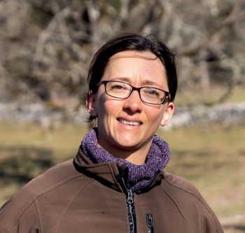 Elodie Gerber, ingénieure en gestion de la nature Balade dans le Jura Neuchatelois au pays des murets en pierres sèches