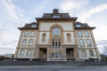 Le collège saint-blaisois de la Rive-de-l'Herbe accueillera près de 170 nichoirs sous son toit.