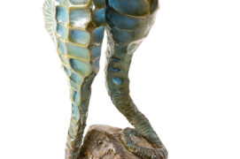 « Presque invisibles, ils étaient accrochés par la queue et se berçaient au fil du courant : ils rêvaient peut-être. »
Les deux hippocampes
Bronze, 32,5 x 12 x 13 cm « Presque invisibles, ils étaient accrochés par la queue et se berçaient au fil du courant : ils rêvaient peut-être. »
Les deux hippocampes
Bronze, 32,5 x 12 x 13 cm