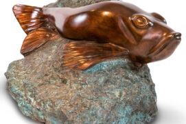 « Le modèle original de ce poisson à l’air renfrogné a été taillé dans du marbre de Laurens. »
Poisson de roche
Bronze, 25 x 40 x 25 cm  « Le modèle original de ce poisson à l’air renfrogné a été taillé dans du marbre de Laurens. »
Poisson de roche
Bronze, 25 x 40 x 25 cm